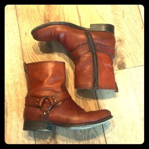 Frye Melissa harness short boots 6.5 in spice